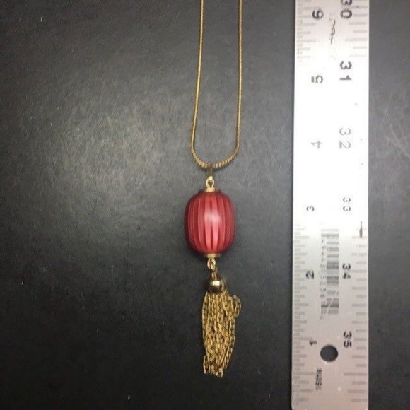 Fringe Tassel Pendant Necklace Salmon Red Striped Bead Gold Chain Retro BoHo - Picture 7 of 8